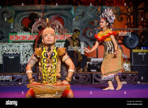 Festa de Gawai: Uma Exploração Vibrante da Cultura e Identidade Ibânica em Sarawak