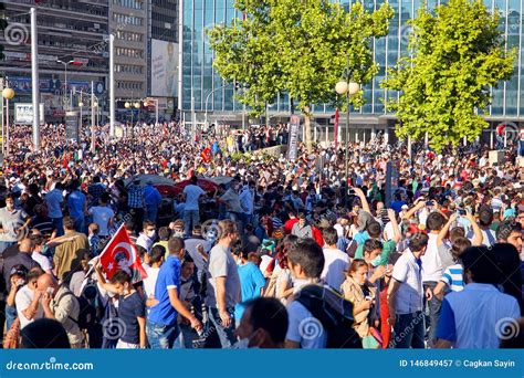 Gezi Park Protests: Uma onda de contestação que abalou os alicerces da Turquia moderna