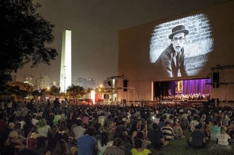 O Festival Internacional de Cinema de Bangkok: Uma Sinfonia Cinematográfica e um Testemunho da Resiliência Cultural Tailandesa